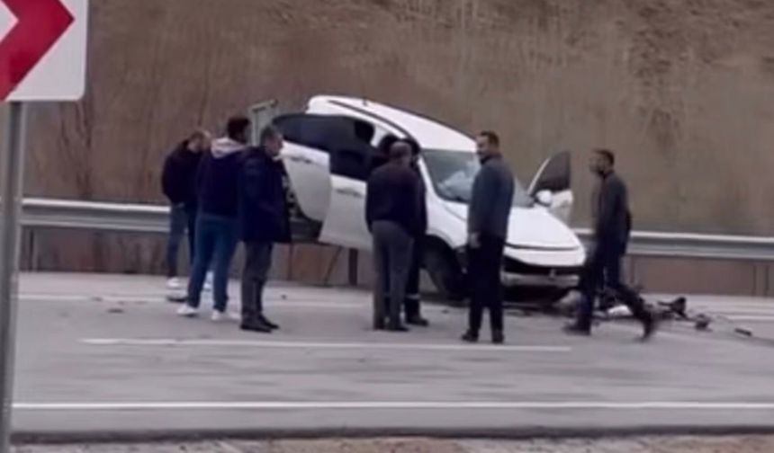 Van’daki Trafik Kazasında Yaralanan 4 Kişiden 3’ü Yüksekovalı