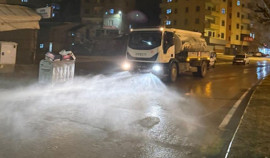Şemdinli’de Bayram Hazırlığı: Temizlik Çalışmaları Hız Kazandı