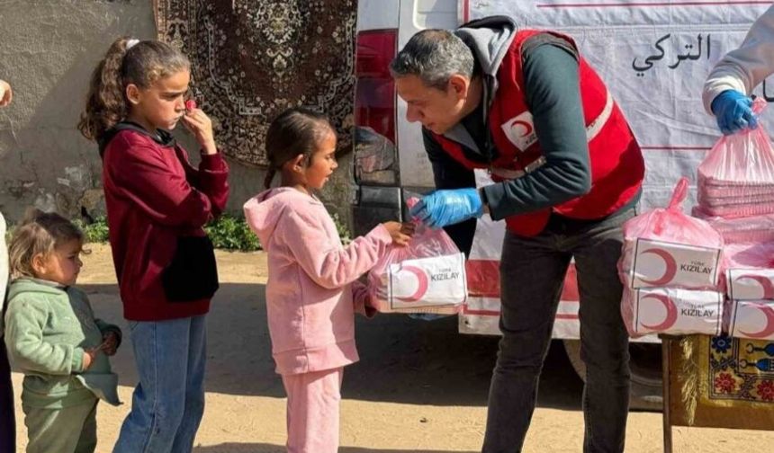 Ağrı’da öğrenciler Gazze için 650 bin lira bağış topladı