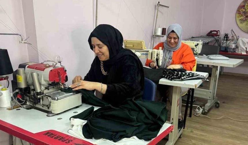 Batman’da kadınlar ilmek ilmek geleceği dokuyor