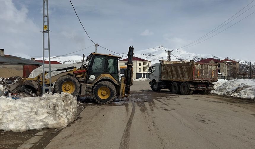 Yüksekova’da Bahar Temizliği Başladı: Atık Küller İçin Son Tarih 10 Nisan