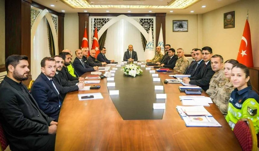 Vali Taşyapan Açıkladı: Hakkari'de 805 Kişi Yakalandı