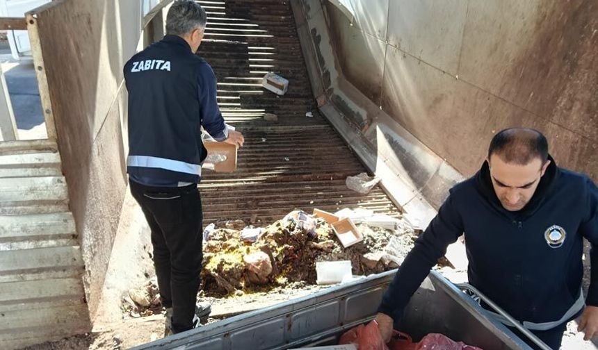 Hakkari’de 500 Kilo Tarihi Geçmiş Gıda İmha Edildi