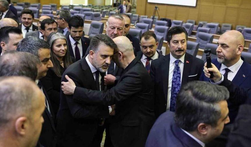 Bursa Büyükşehir Belediyesi AK Parti’ye geçti