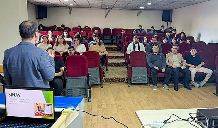 Yüksekova MYO’da DGS ile Kariyer Planlaması Semineri Düzenlendi