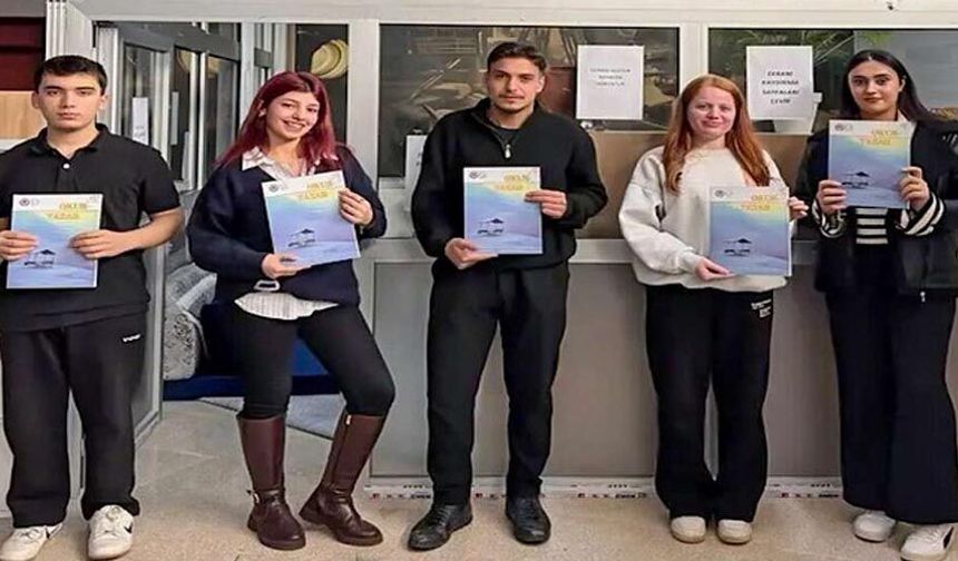 Üniversitede genç kalemler sahneye çıktı: “Okuryazar” dergisi yayımlandı