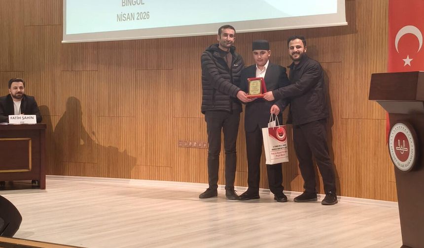 Yüksekovalı öğrenci ezan okuma yarışmasında bölge birincisi oldu