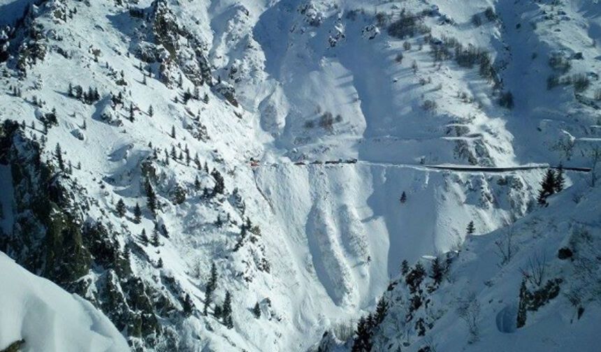 Meteoroloji'den Hakkari İçin Çığ Uyarısı