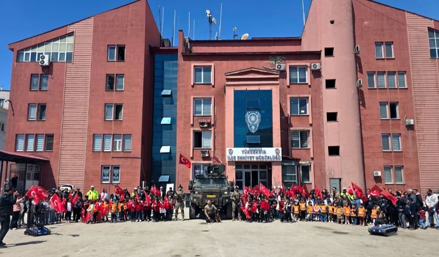 Minikler Polis Haftası’nda Emniyeti Yakından Tanıdı