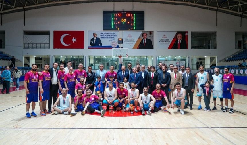 Hakkâri’de Kurumlar Arası Basketbol Turnuvası’nda düzenlendi!