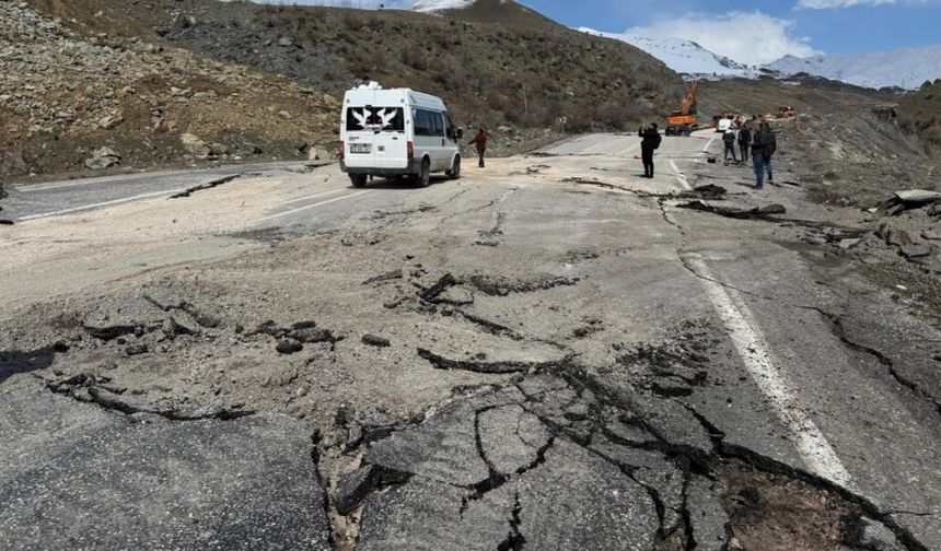 Hakkâri Valiliği’nden Heyelan Açıklaması