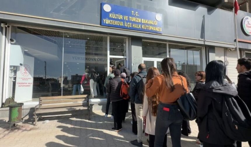 Yüksekova’da Kütüphane Krizi: Öğrenciler Kapıda Kalıyor