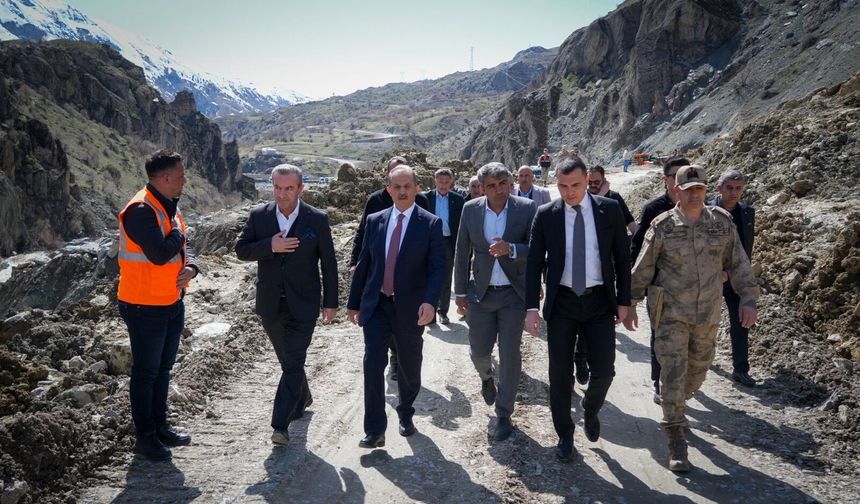 Vali Taşyapan Heyelan Bölgesinde İnceleme Yaptı