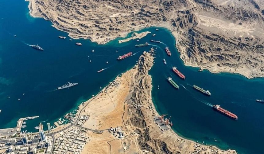 İran, Hürmüz Boğazı'nı yeniden kapattı