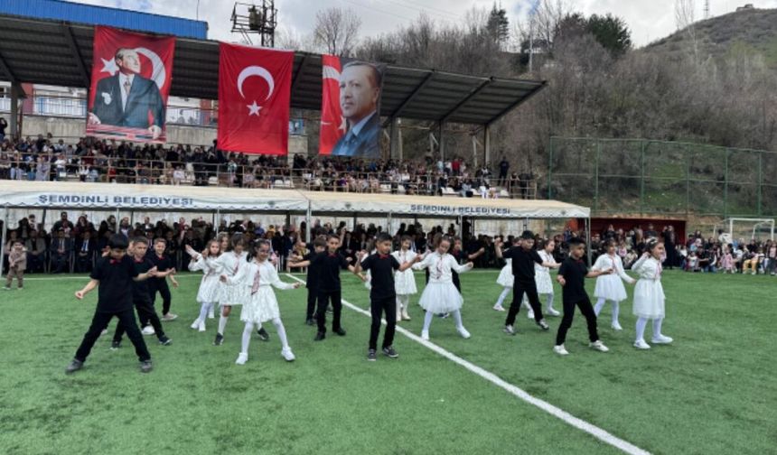 Şemdinli’de 23 Nisan Coşkuyla Kutlandı