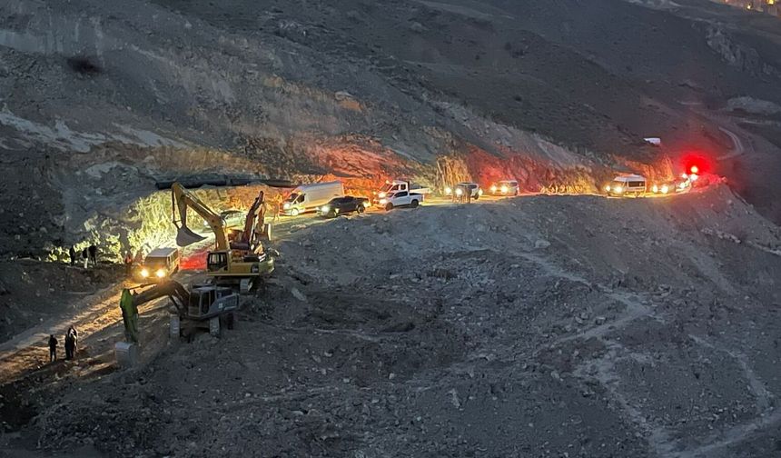 Hakkari-Van Karayolu Ulaşıma Açıldı