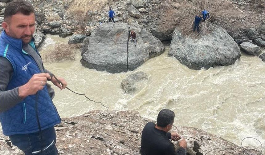 Hakkari Türk Telekom’dan Heyelan Bölgesinde Mücadele!