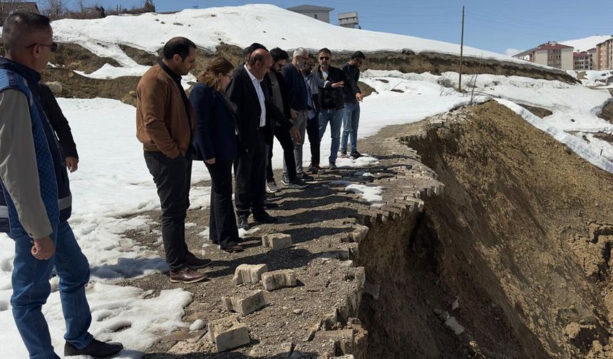 Pizok TOKİ Yolundaki Toprak Kayması Altyapıya Yeniden Zarar Verdi