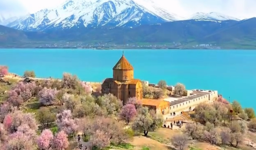 Van’da Akdamar Badem Çiçeği Festivali’nin tarihi belli oldu
