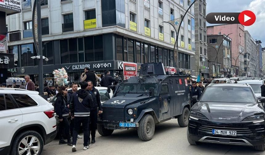 Yüksekova’da Cengiz Topel Caddesi’nde İki Grup Arasında Kavga: 2 Yaralı