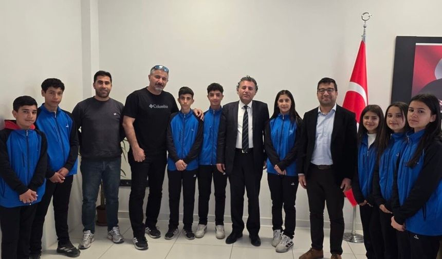 Vanlı eğitimciden şampiyonluklarla dolu 20 yıllık veda
