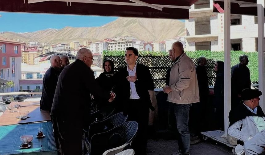 Hakkari DEM Parti’den Bıçaklı Saldırıya Uğrayan Psikolog Duman’a Ziyaret
