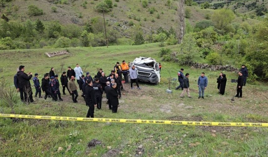 Öğrenci servisi şarampole uçtu: 3 ölü, 7 yaralı
