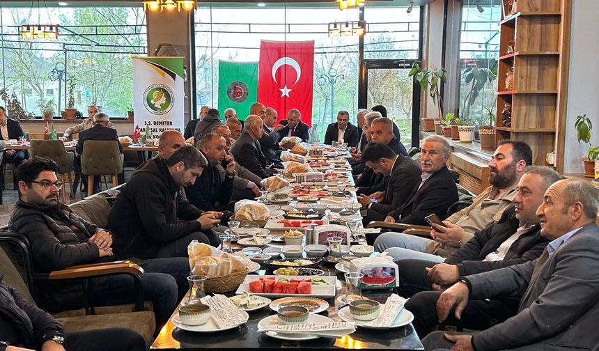 Çiftçiler Günü’nde Yüksekova’nın Verimli Toprakları Konuşuldu