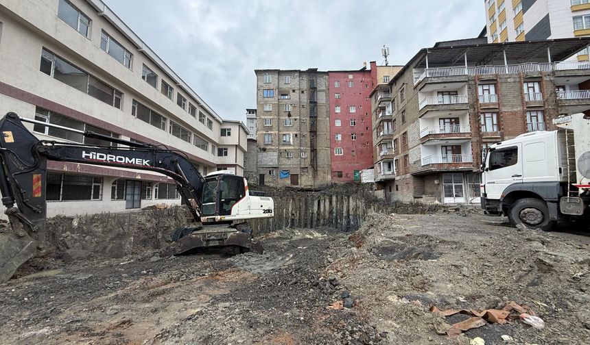 Hakkâri’de korku: 6 Bina tahliye edildi