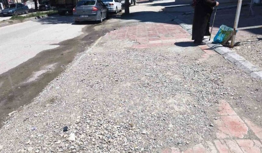 Van’ın tarihi caddesi altyapı kurbanı: Vatandaşlar veryansın etti