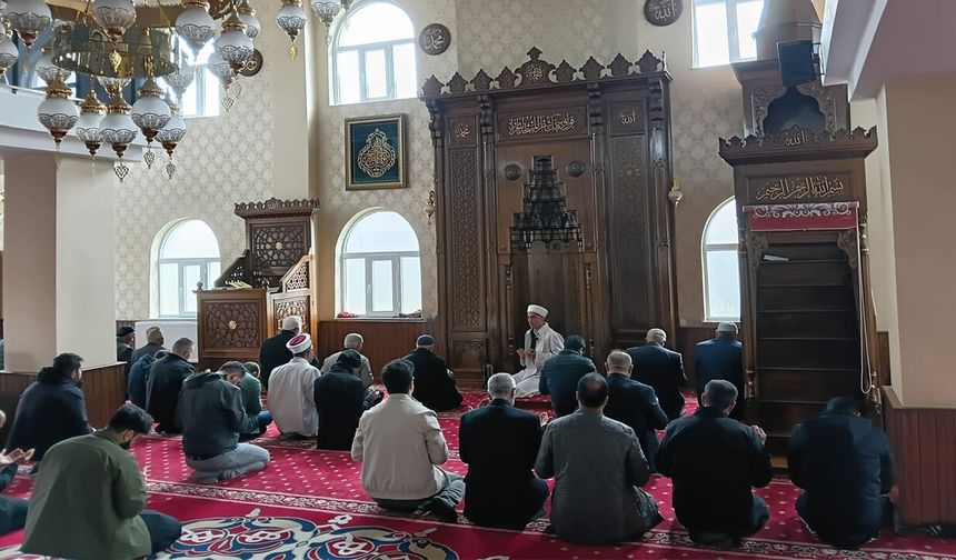 Yüksekova’da Öğrenciler Camilerde Görev Aldı