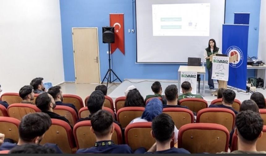 Hakkari Üniversitesi’nde Bağımlılıkla Mücadele Eğitimi Düzenlendi