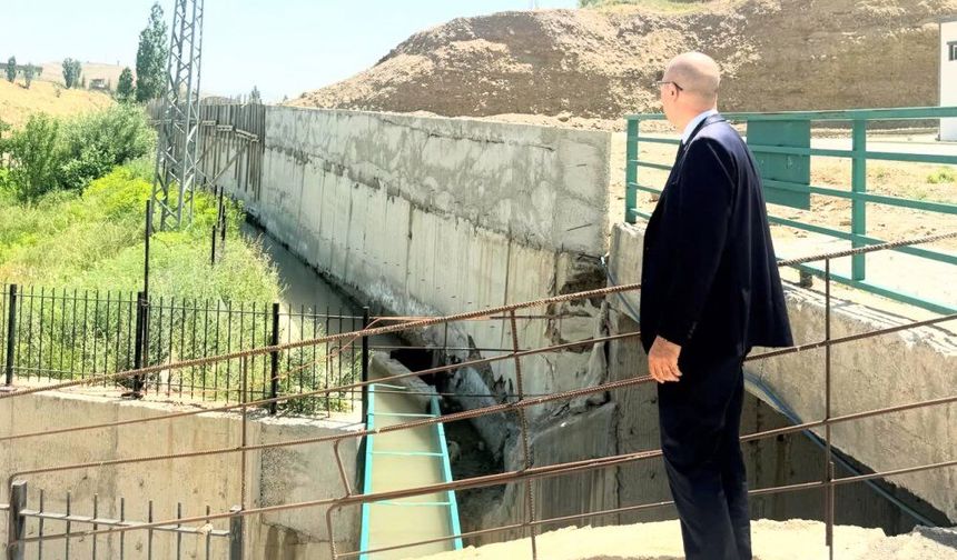 Esendere Belediyesi'nden perde duvar çalışması