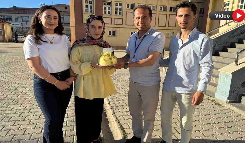 YKS’de Görevli Babaya Çocuklarından Babalar Günü Sürprizi