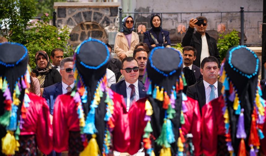 Hakkâri’de Hayat Boyu Öğrenme Haftası Sergisi Açıldı
