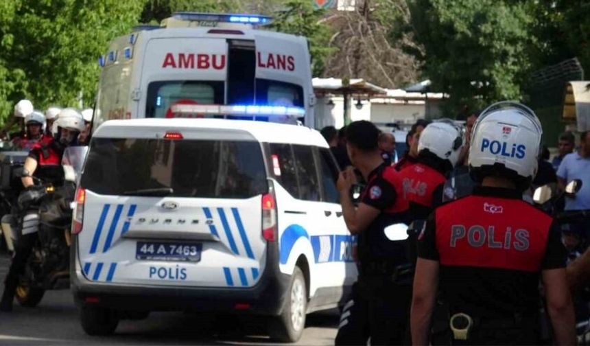 Cinnet geçiren baba, eşini ve kızını katletti