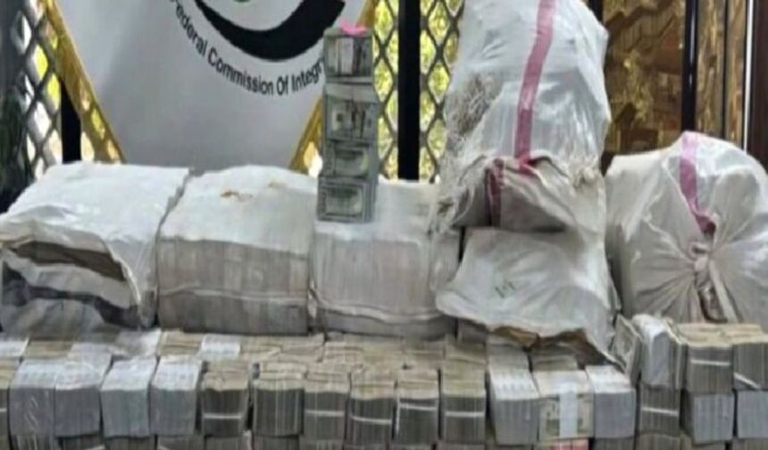 Irak’ta Yolsuzluk: Yetkililerin evinden milyarlarca dinar ve kilolarca altın çıktı