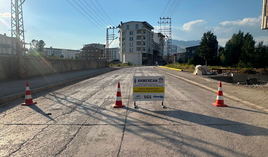 Yüksekova’da Doğalgaz Çalışması Nedeniyle Yol Trafiğe Kapatıldı