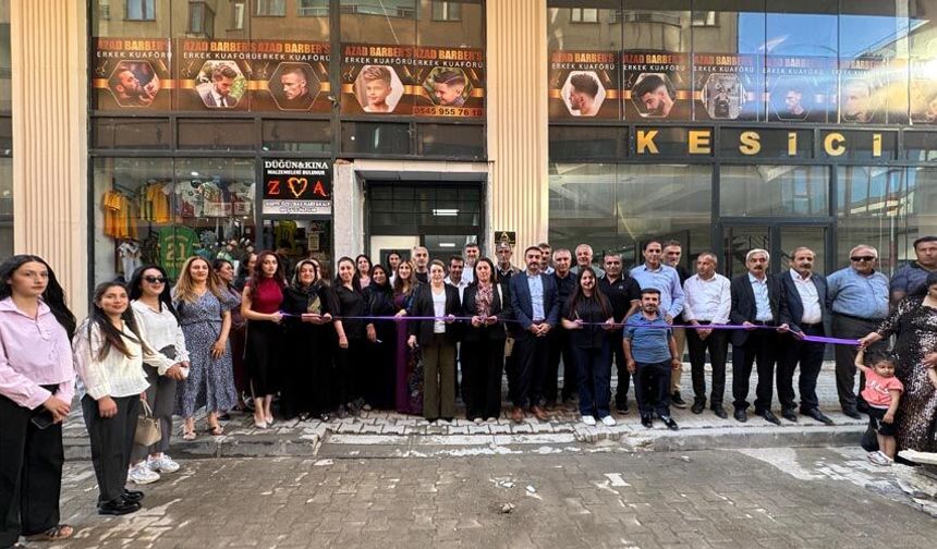 Yüksekova’da Aysel Kuaför ve Güzellik Merkezi Hizmete Açıldı
