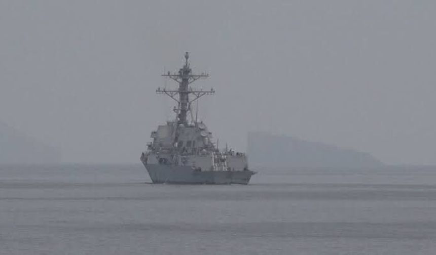 İran, ABD saldırılarına karşı Hürmüz Boğazı'nı kapattığını açıkladı