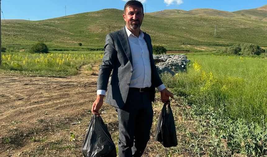Köylüyü İsyan Ettiren Görüntü: Muhtar Şişeleri Tek Tek Topladı