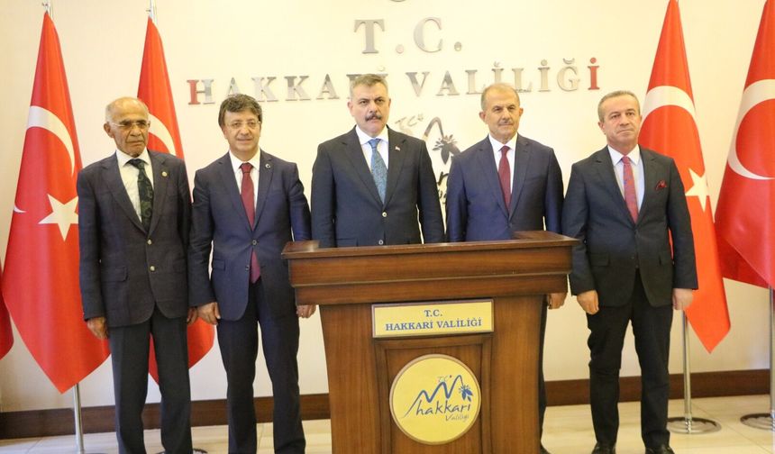 İçişleri Bakanı Çiftçi, Hakkari'de ziyaretlerde bulundu