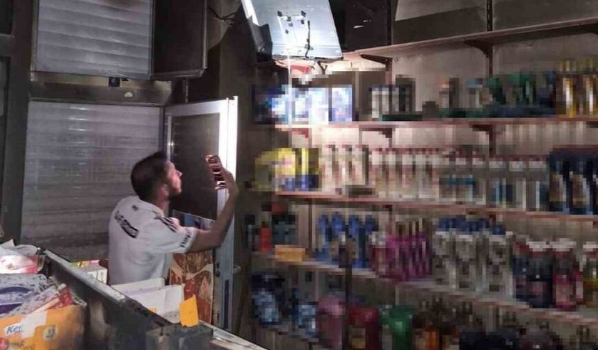 Van'da iş yeri yangını