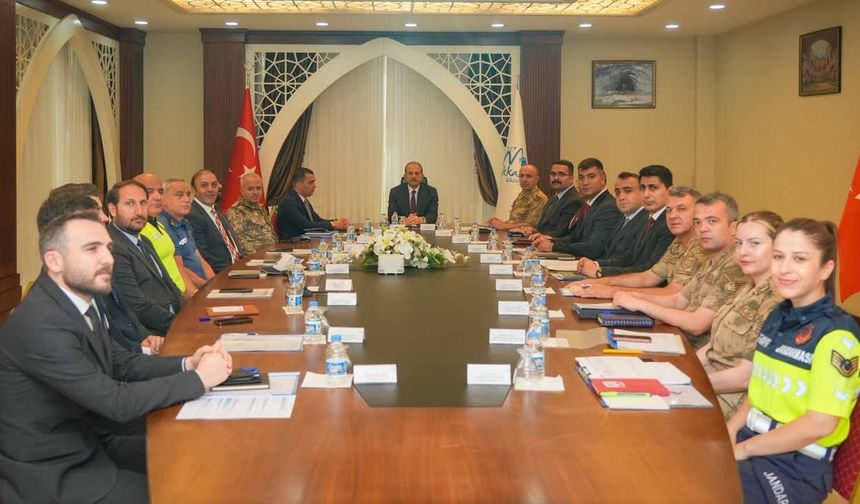 Hakkari'de asayiş ve güvenlik toplantısı gerçekleştirildi
