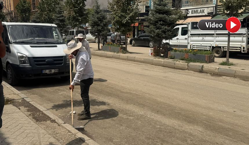 Cengiz Topel Caddesi'nde Asfalt Hazırlığı: Bir Şerit Trafiğe Kapatıldı