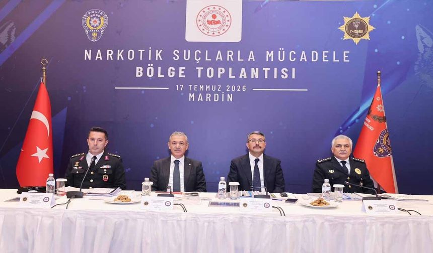 Hakkari'nin Güvenliği Masaya Yatırıldı! Eski Vali Çelik'ten Kritik Toplantı