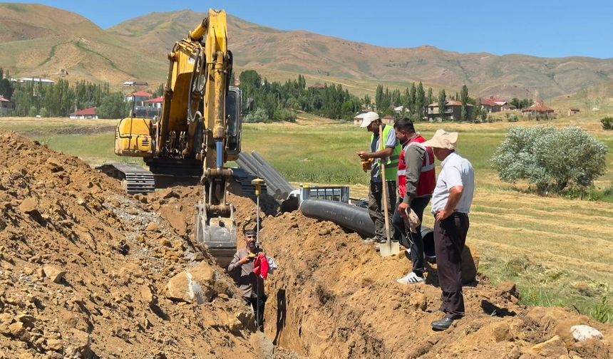 Yüksekova’da 24 Kilometrelik Kanalizasyon Hattı Çalışması Sürüyor