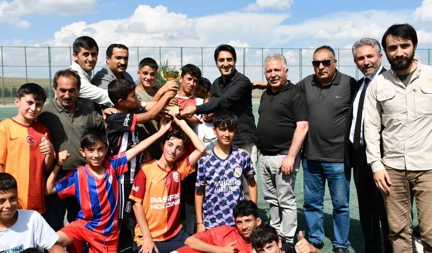 Kars’ta Yaz Kur’an Kursları Futbol Turnuvası sona erdi: Şampiyon Beşevler Cami