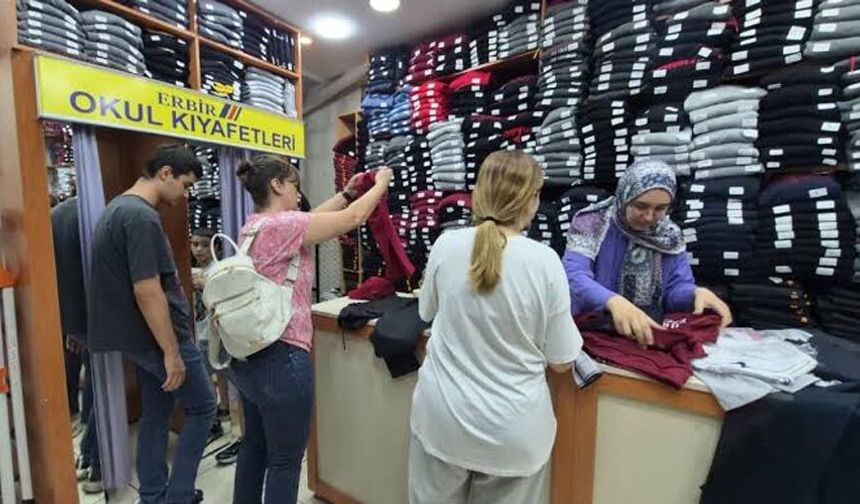 Okul kıyafetlerinde yeni dönem! Arma zorunluluğu geri getirildi