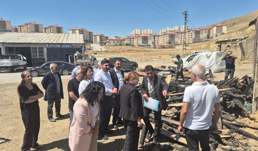 Yangında Zarar Gören İşletmeye Milletvekilleri ve Eş Başkanlardan Ziyaret